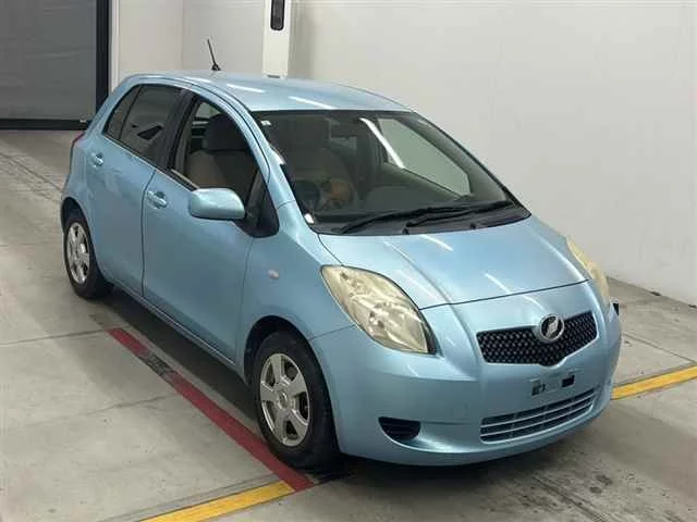 Toyota Vitz  с аукциона в Японии