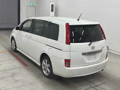 TOYOTA ISIS