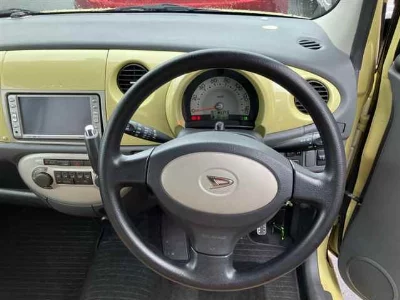 DAIHATSU MOVE LATTE
