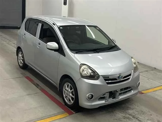 Daihatsu Mira e:S  с аукциона в Японии