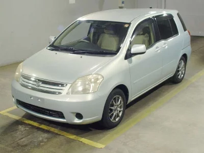 TOYOTA RAUM