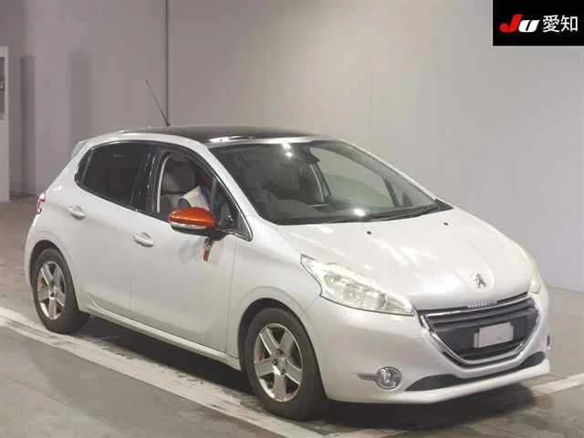 Peugeot 208  с аукциона в Японии