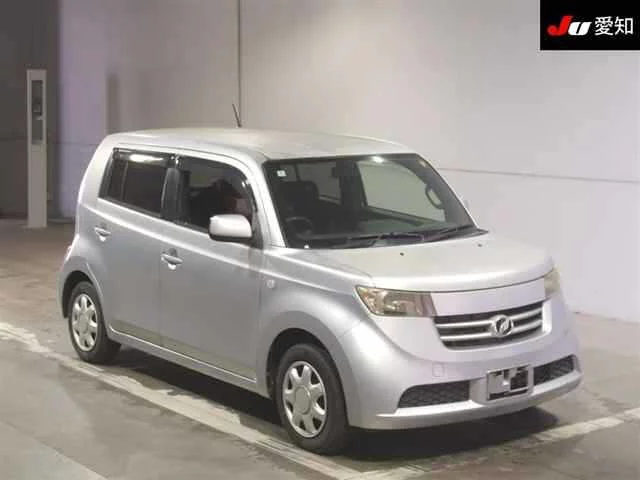 Toyota bB  с аукциона в Японии