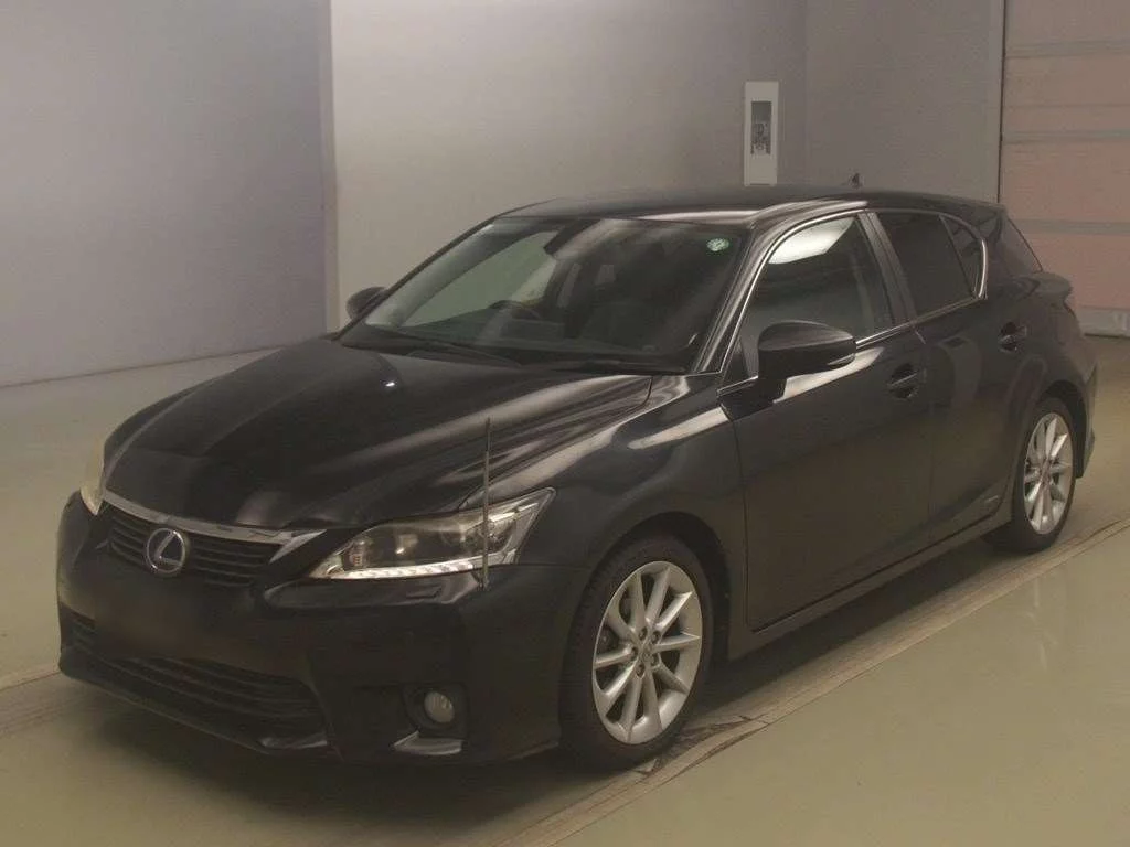 Lexus CT200h  с аукциона в Японии