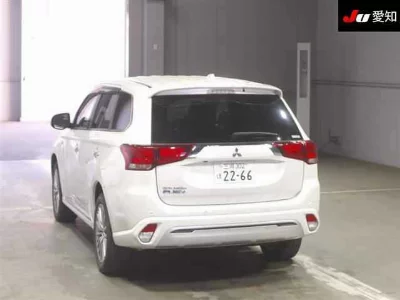 MITSUBISHI OUTLANDER PHEV