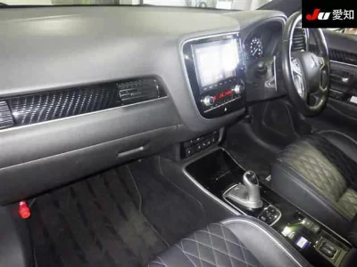 MITSUBISHI OUTLANDER PHEV