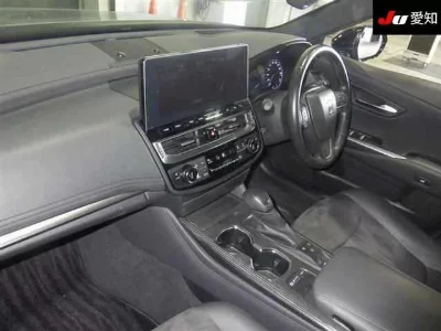 TOYOTA CROWN HYBRID
