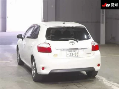 TOYOTA AURIS