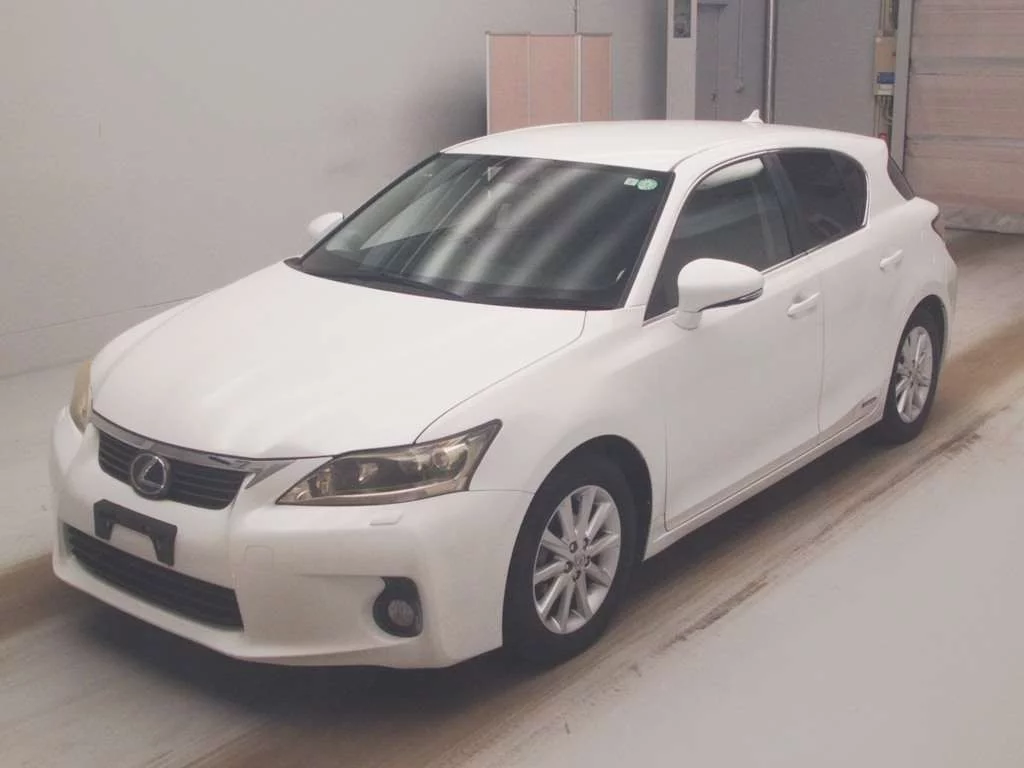 Lexus CT200h  с аукциона в Японии
