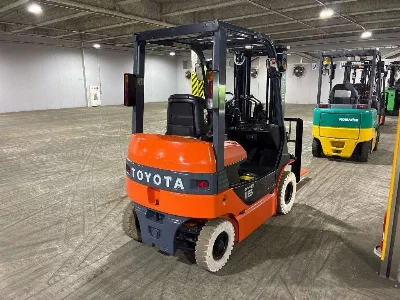TOYOTA  FORKLIFT 