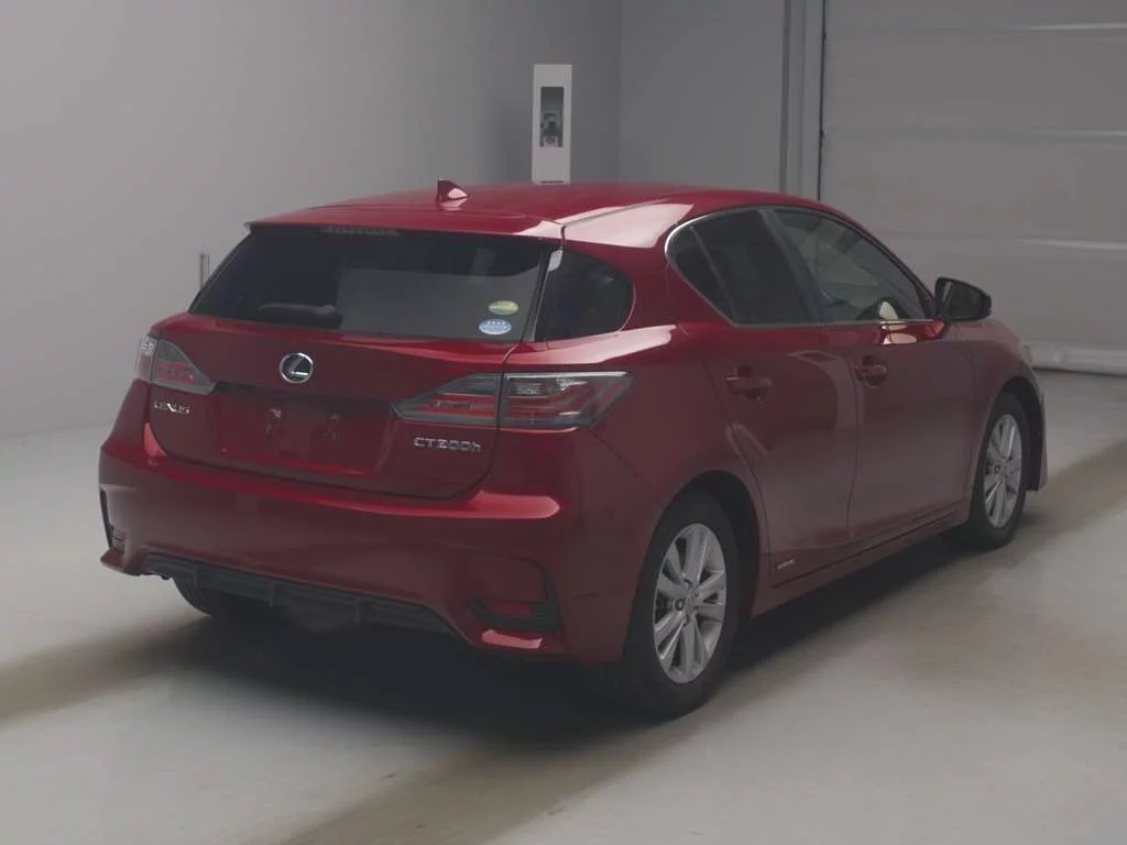 Lexus CT200h  с аукциона в Японии