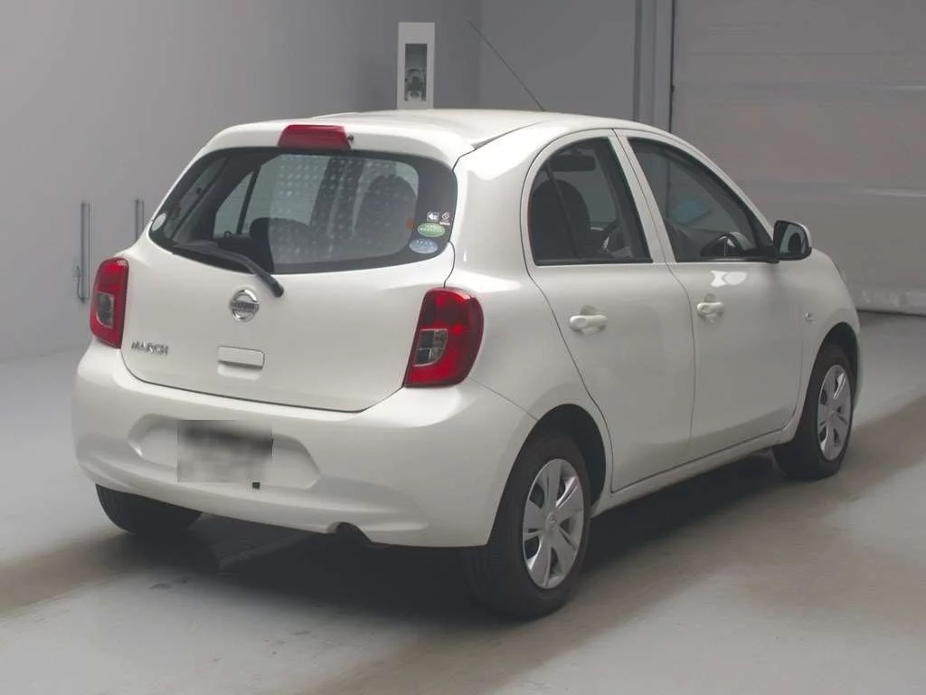 Nissan March  с аукциона в Японии