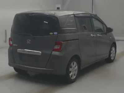 Honda Freed Spike