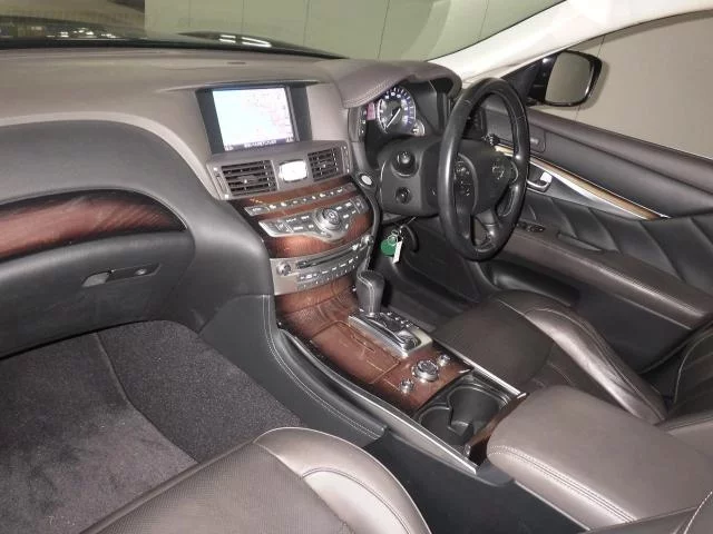 Nissan Fuga  с аукциона в Японии