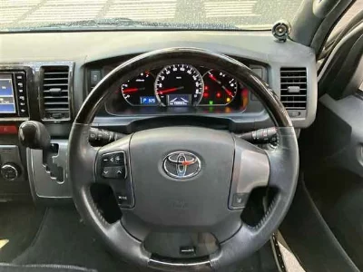TOYOTA REGIUS VAN