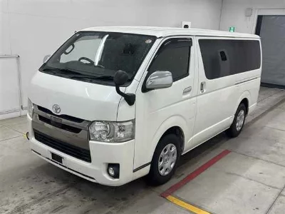 TOYOTA REGIUS VAN