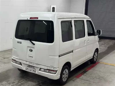 TOYOTA PIXIS VAN