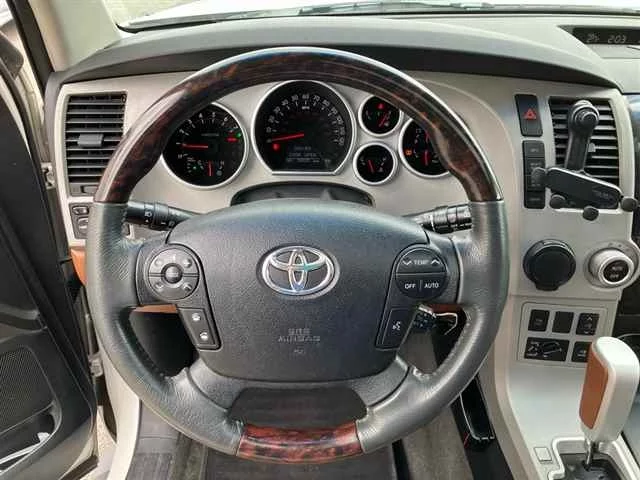 Toyota Sequoia  с аукциона в Японии