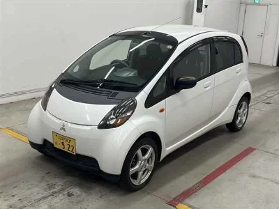 Mitsubishi i