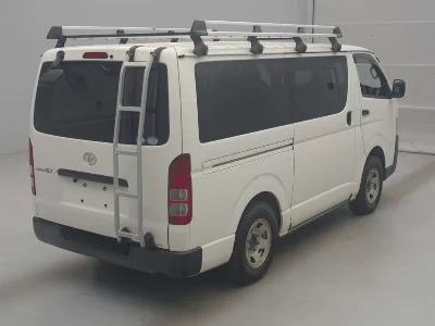 TOYOTA REGIUS VAN
