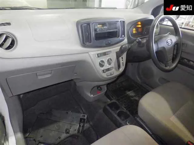 Daihatsu Mira e:S  с аукциона в Японии