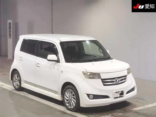 Toyota bB  с аукциона в Японии