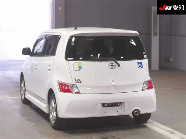 Toyota bB  с аукциона в Японии