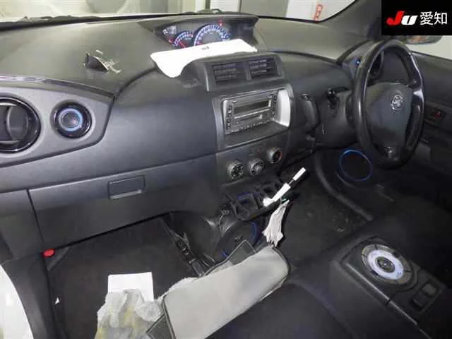 Toyota bB  с аукциона в Японии