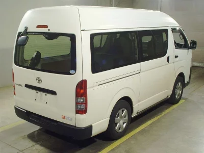 TOYOTA REGIUS VAN
