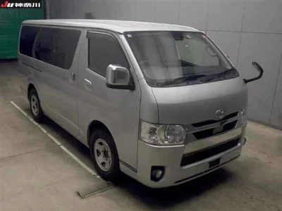 TOYOTA HIACE VAN
