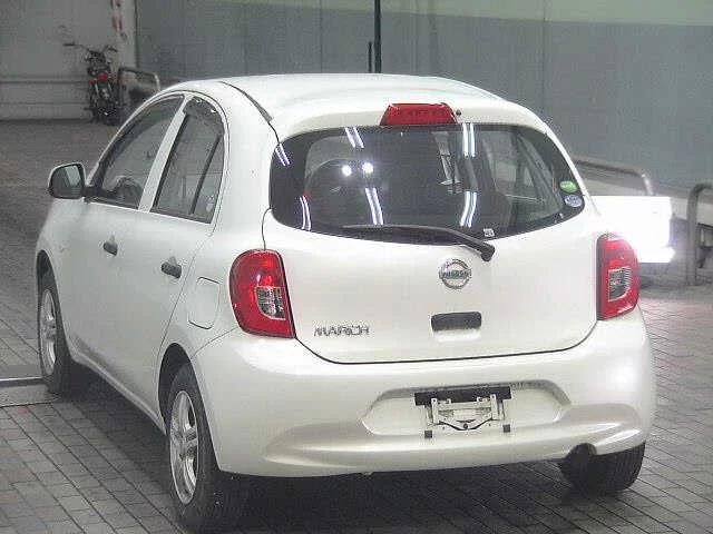 Nissan March  с аукциона в Японии