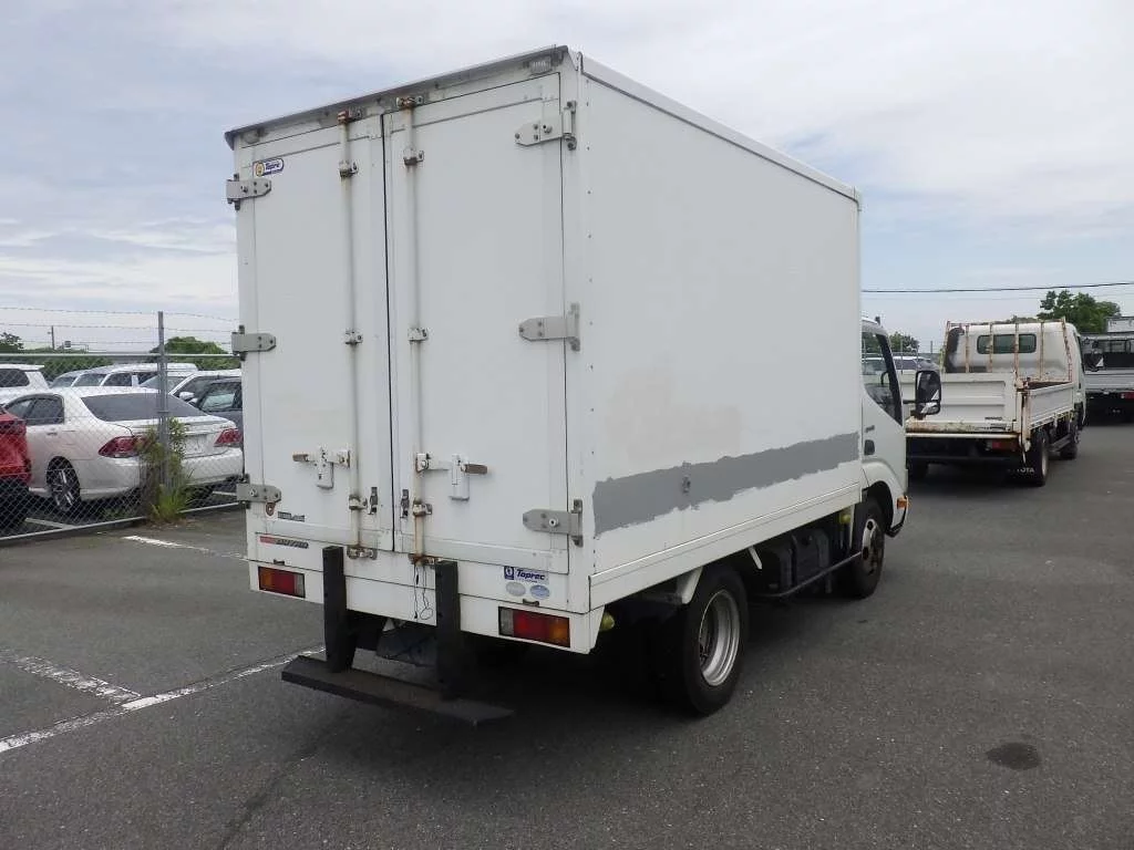 Hino Dutro  с аукциона в Японии