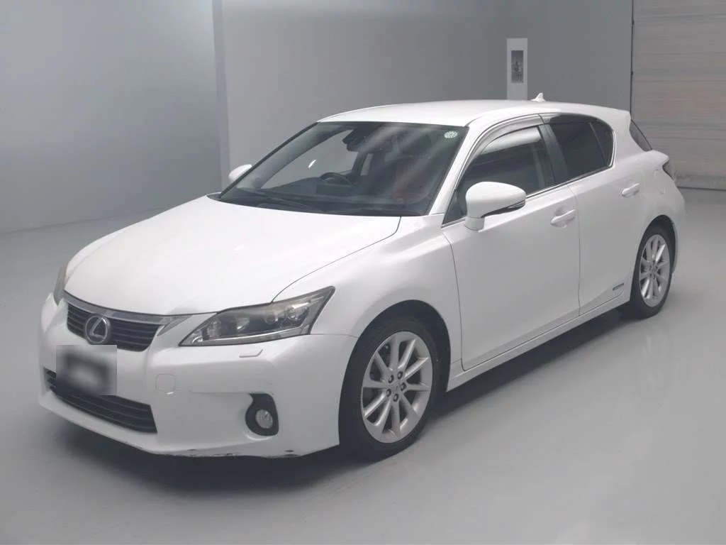 Lexus CT200h  с аукциона в Японии