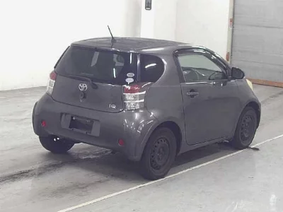 Toyota iQ