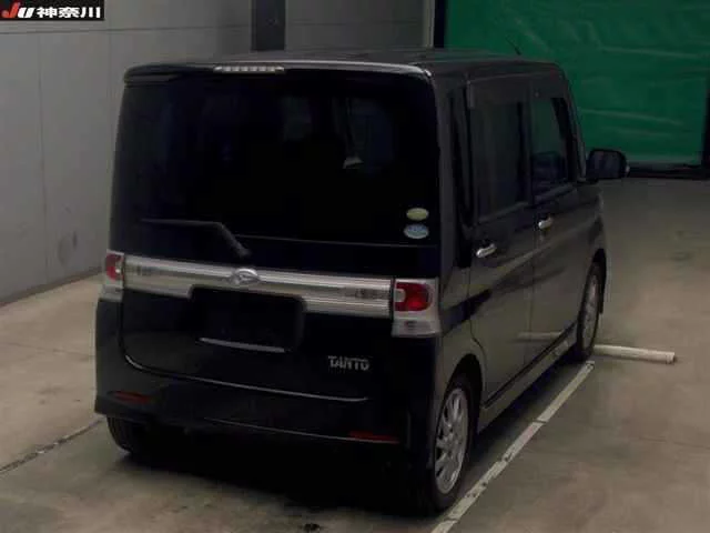 Daihatsu Tanto  с аукциона в Японии
