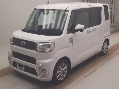 Toyota Pixis Mega