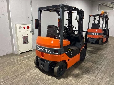 TOYOTA  FORKLIFT 