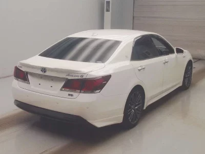 Toyota CROWN HYBRID