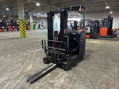 TOYOTA  FORKLIFT 