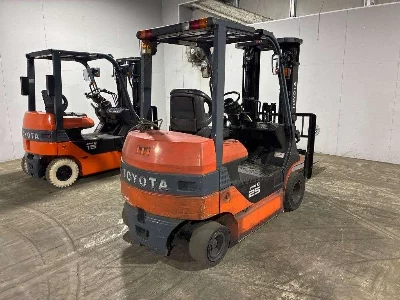 TOYOTA  FORKLIFT 