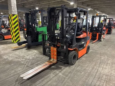 TOYOTA  FORKLIFT 