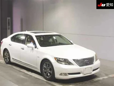 Lexus LS600hL