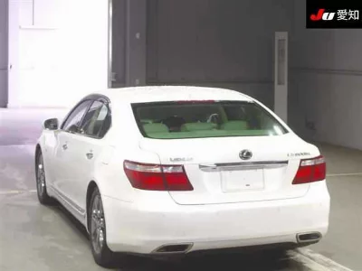 Lexus LS600hL