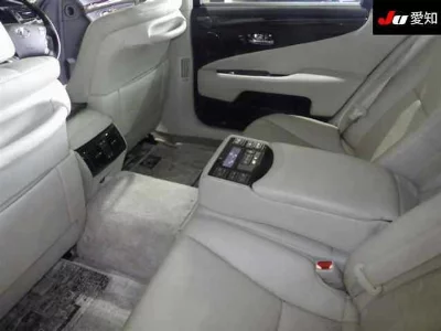 Lexus LS600hL