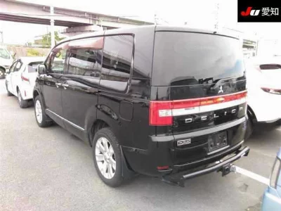 Mitsubishi Delica D:5