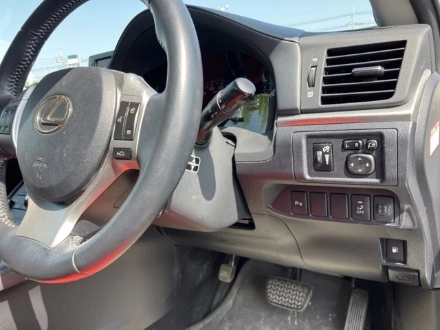 Lexus CT200h  с аукциона в Японии