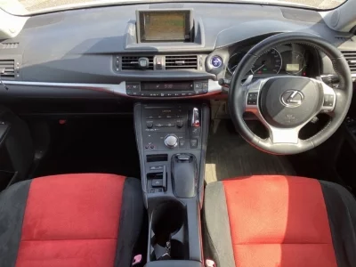 Lexus CT200h