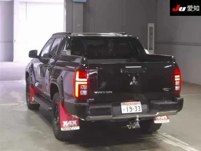 Mitsubishi Triton