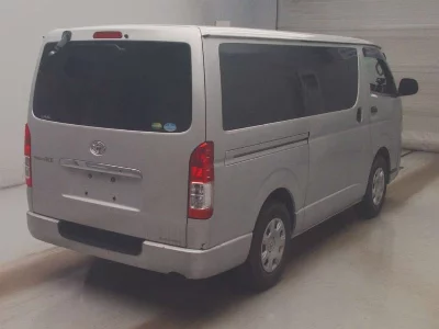 TOYOTA REGIUS VAN
