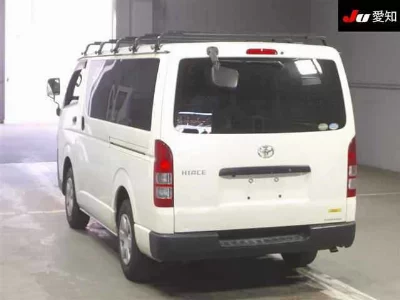 Toyota HiAce Van
